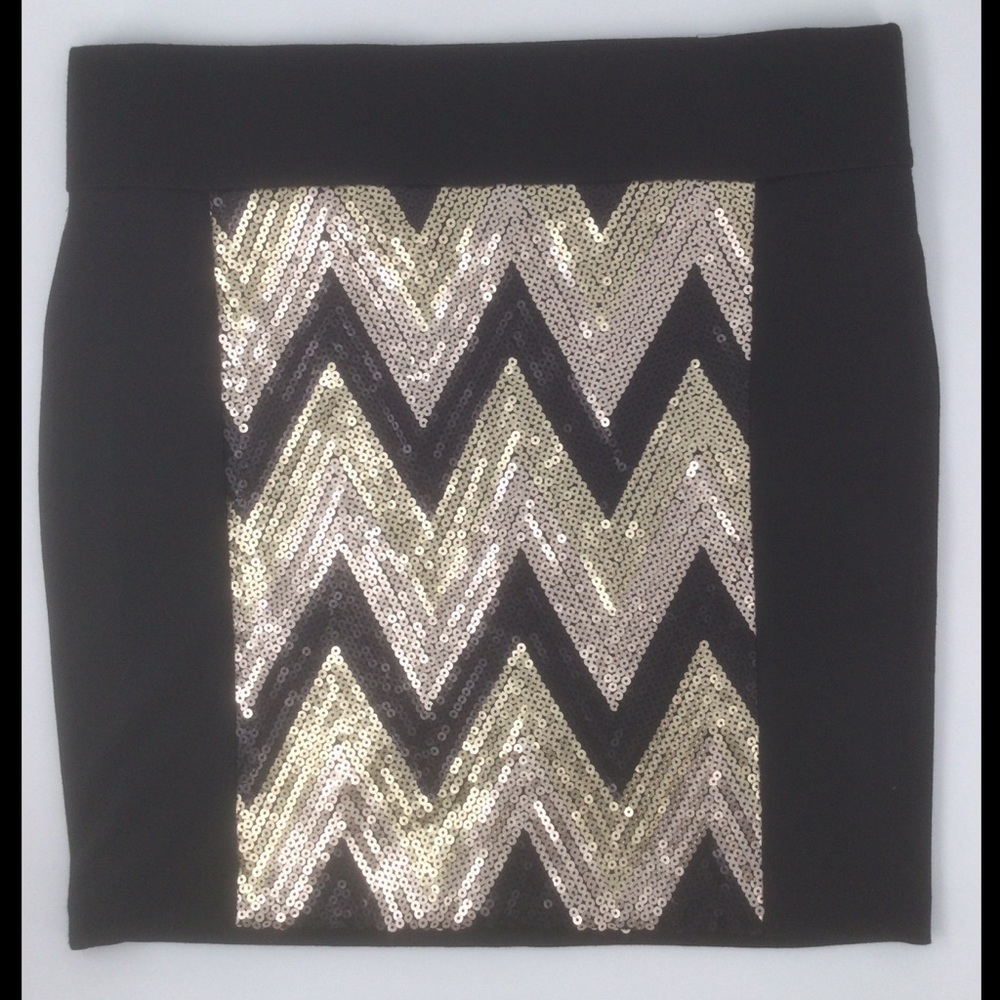 Maurices Med. Black Mini Skirt With Sequins in Chevron Design